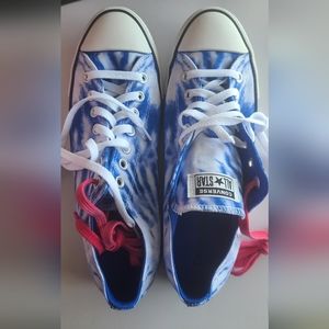Converse - blue and white tie dye
